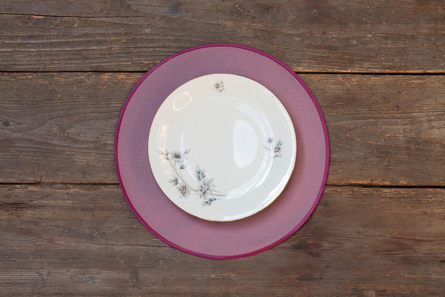 SELENE - Sottopiatto rotondo in puro cotone unito o stampato, rifinito con ricamo-2 pezzi