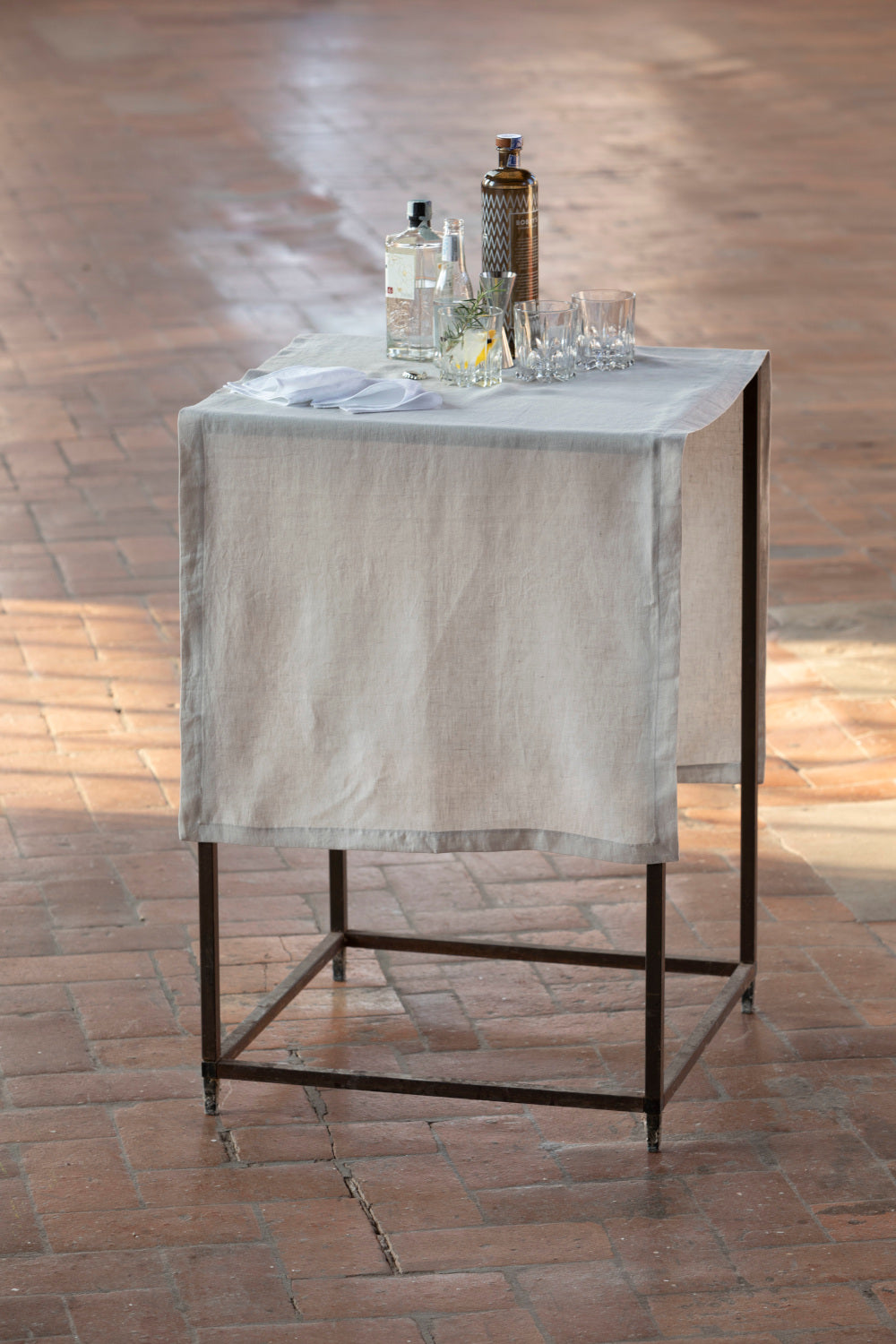 FREIA- runner in pure washed linen